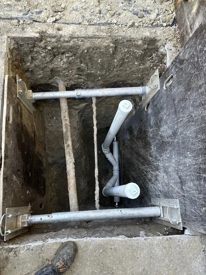 Experienced plumber completing Drain Cleaning work in Urbandale